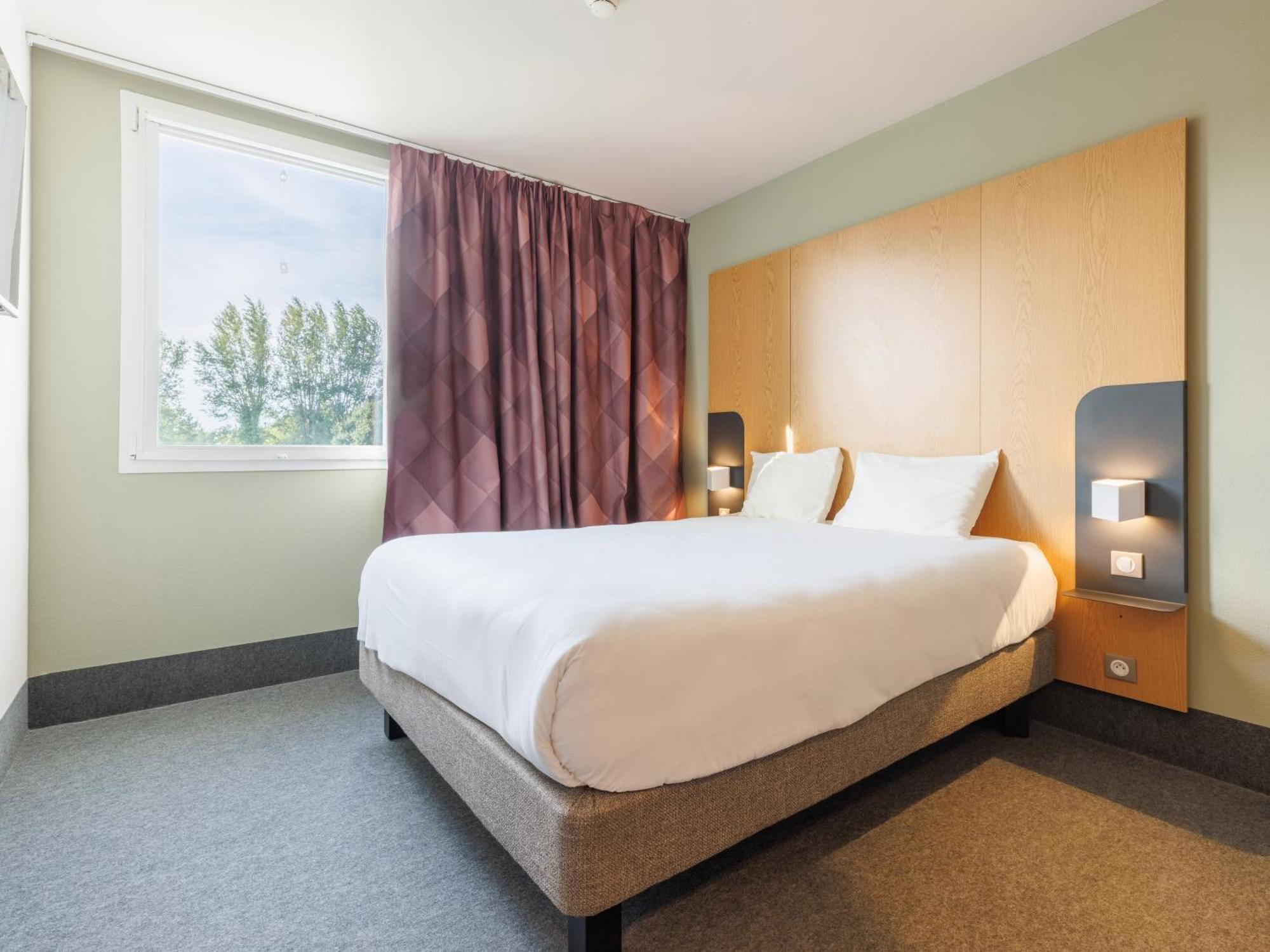 B&B Hotel Clermont-Ferrand Nord Риом Екстериор снимка