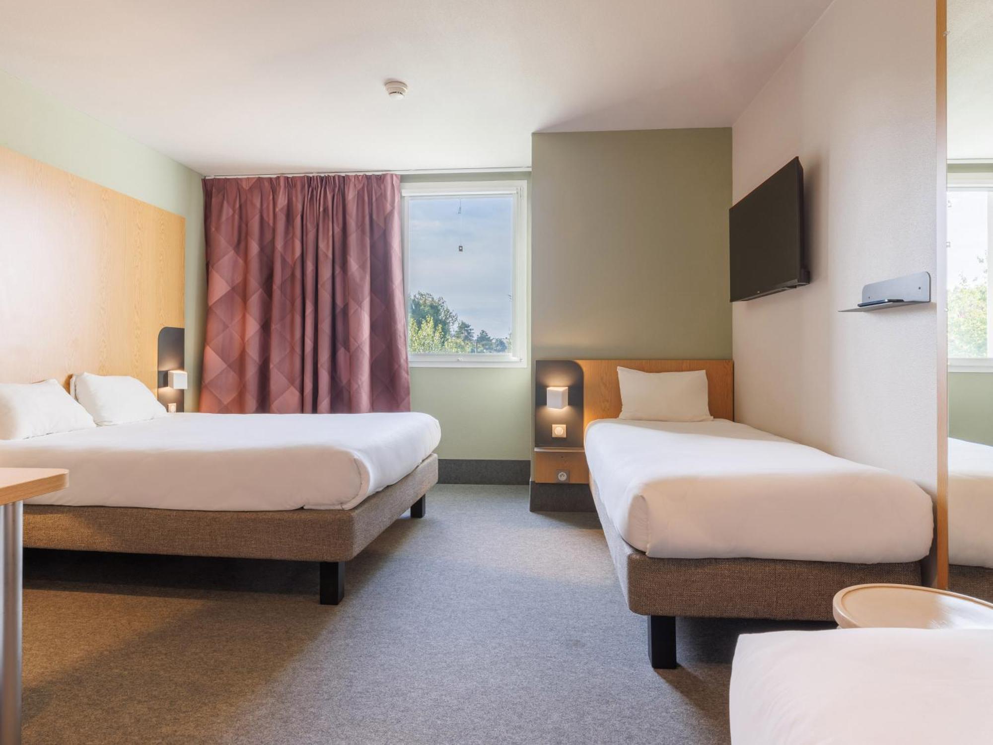B&B Hotel Clermont-Ferrand Nord Риом Екстериор снимка