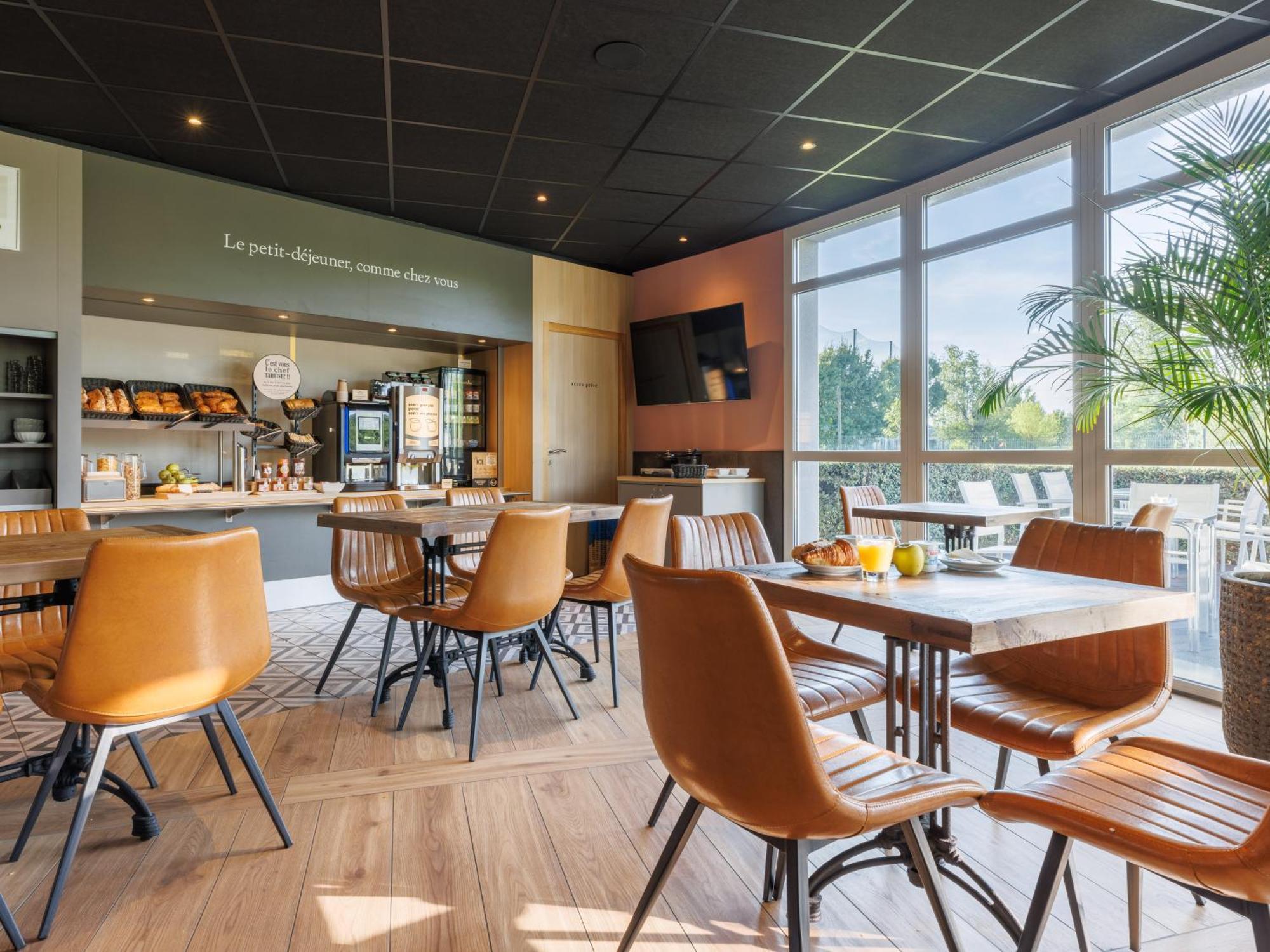 B&B Hotel Clermont-Ferrand Nord Риом Екстериор снимка