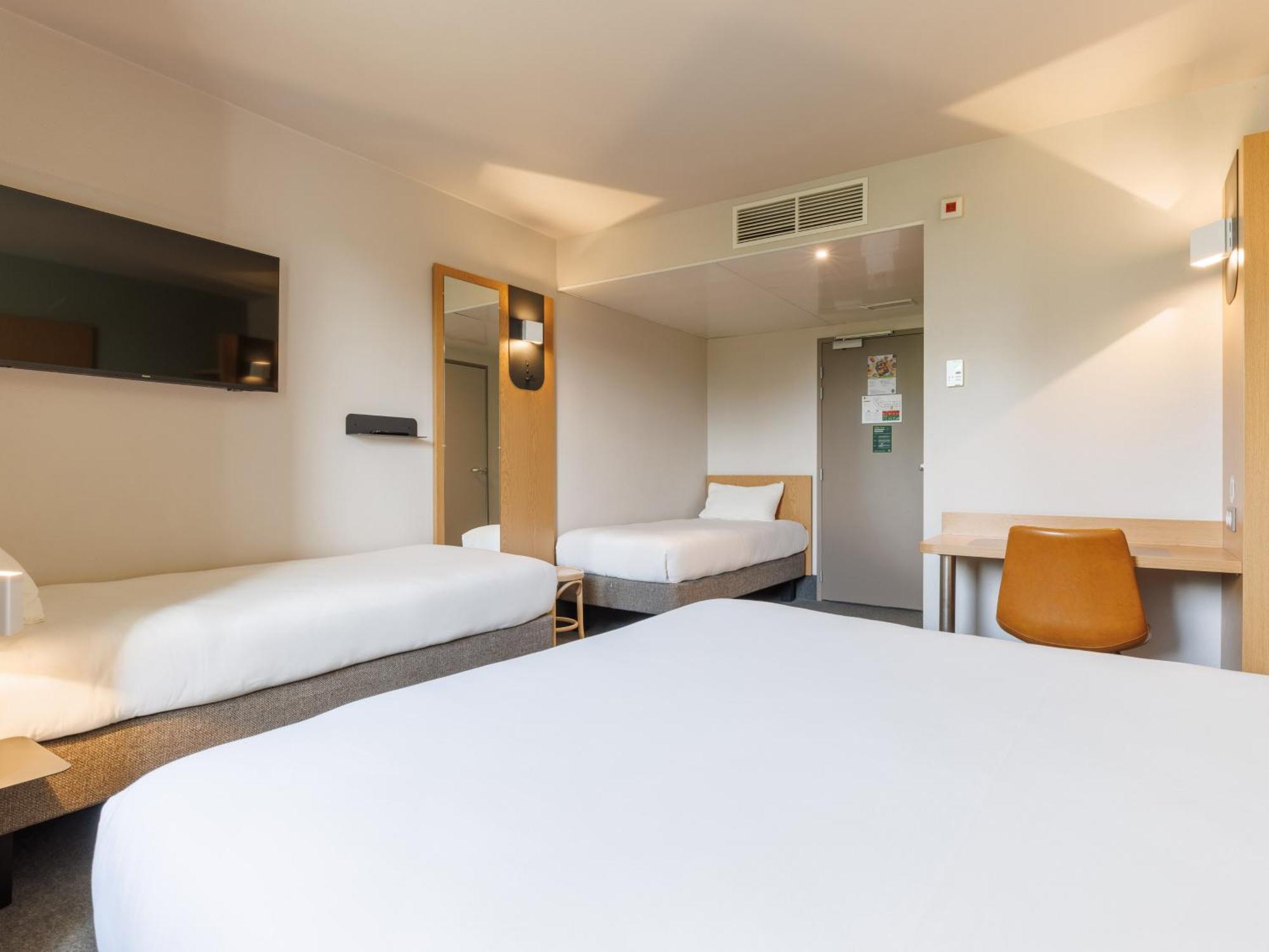 B&B Hotel Clermont-Ferrand Nord Риом Екстериор снимка