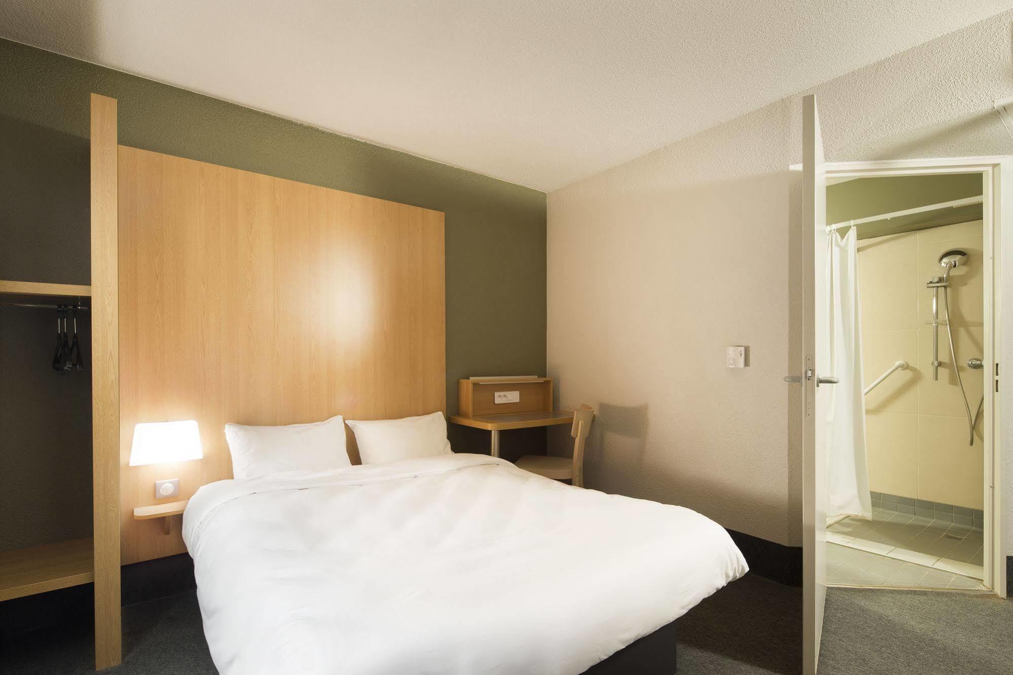 B&B Hotel Clermont-Ferrand Nord Риом Екстериор снимка